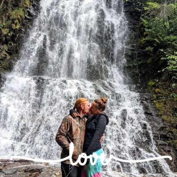 Meet your Posher, Cerise - Picture 1 of 1